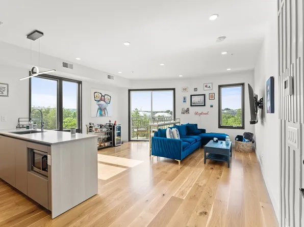 191 Condor St #9, Boston, MA 02128