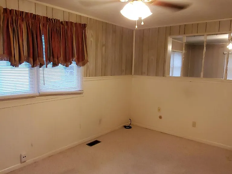 Eastmoor Dr — Photo 4
