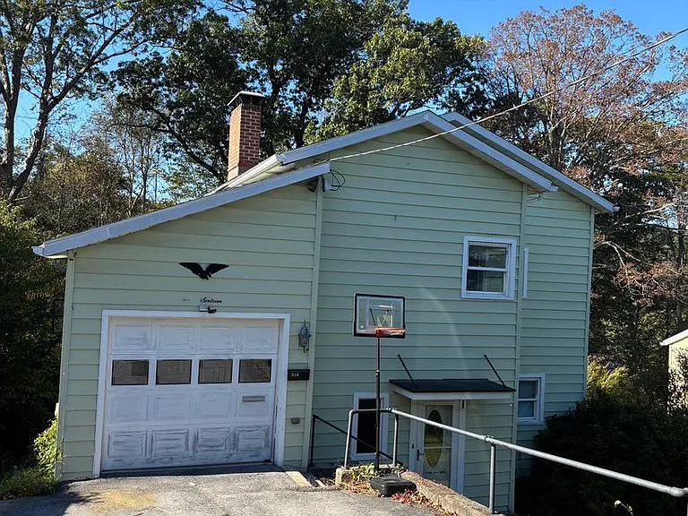 216 Leon St — Photo 1