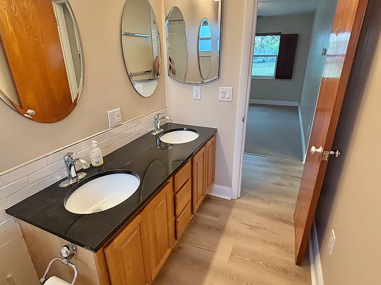 86 Maple Ave — Photo 7