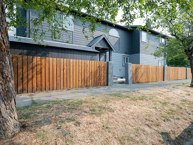 933 29th Ave S #A — Photo 35