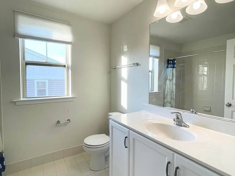 4th Bathroom