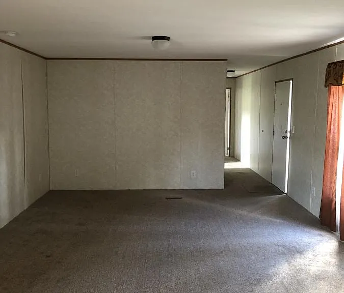 213 SE Shady Oaks Loop — Photo 3