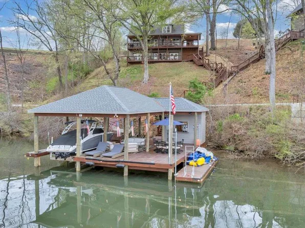 450 Coves Rd, Union Hall, VA 24176