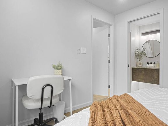 4th image of 1002 S 21st St #C