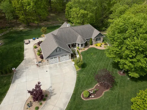 15 Elizabeth Ann Dr, Wentzville, MO 63385