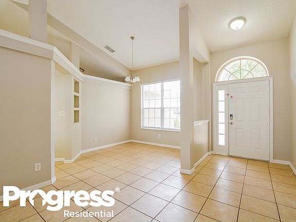 3rd image of 2405 Gables Dr
