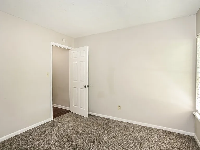 5805 Tanager Ln — Photo 12