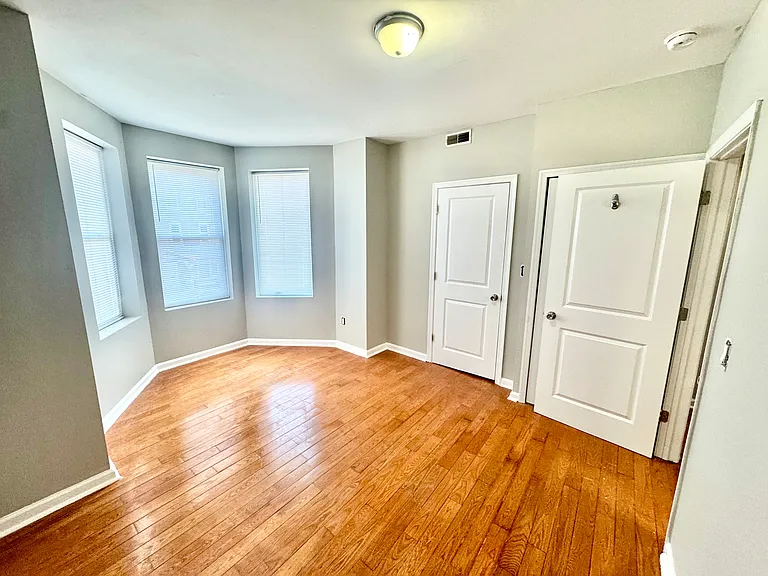 674 N 34th St #2 — Photo 7