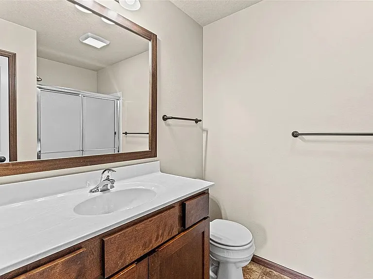 1538 Burr Dr — Photo 18