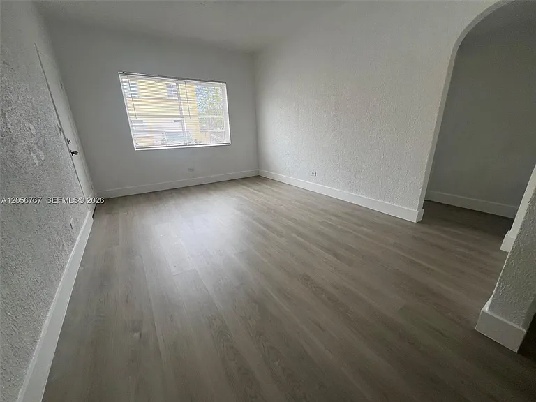 1326 SW 6th St #10 — Photo 6