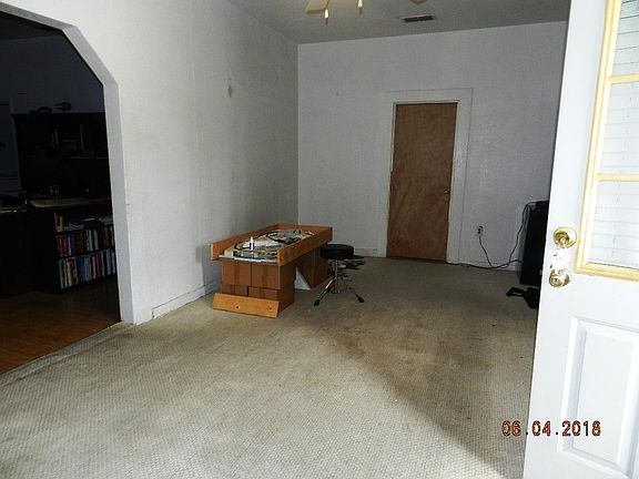4th image of 304 W James St