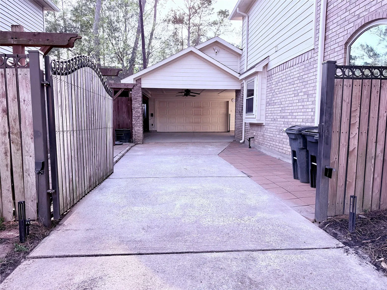 5 bed, 3.0 bath, 2852 sqft, $4,000 — Photo 3