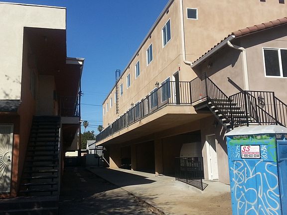 2nd image of 14161 Delano St APT 10