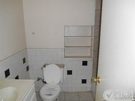 5th image of 327 Eads Ave