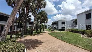 1555 Tarpon Center Dr #262