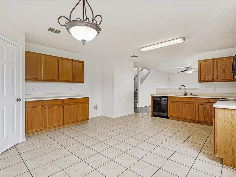 603 Cottondale Ln — Photo 6