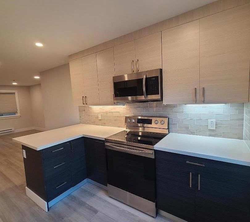 1st image of 464 Clinton St APT 211