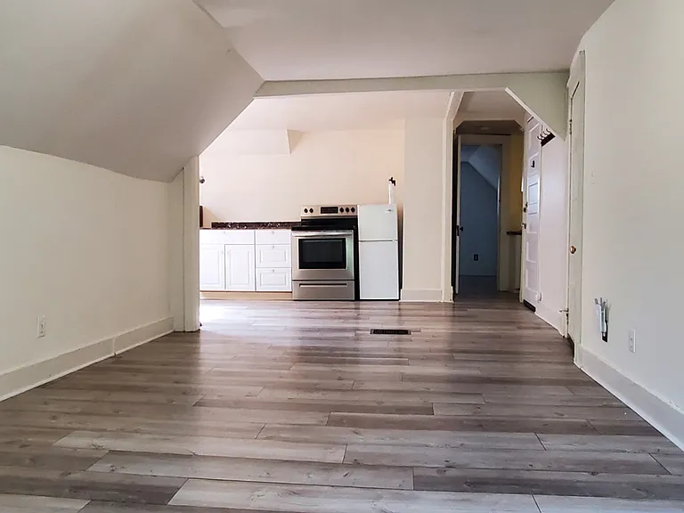 184 Saint James Pl #3 — Photo 1
