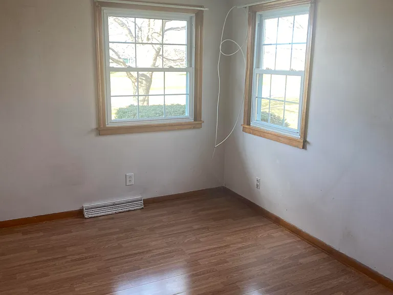 2563 Main St — Photo 9