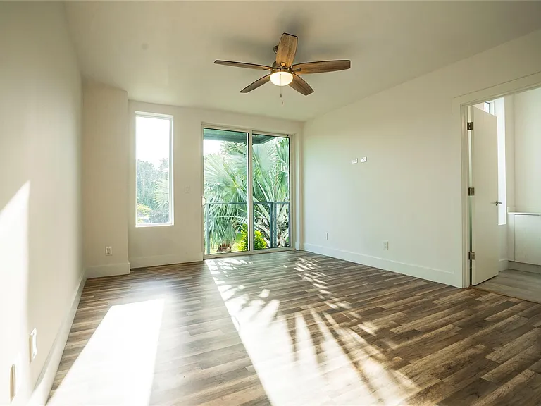 1413 NE 5th Ave #1 — Photo 14