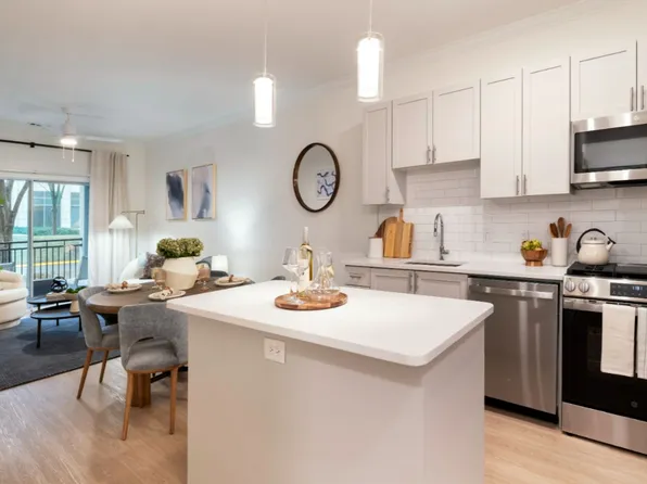 Ashton at Dulles Corner