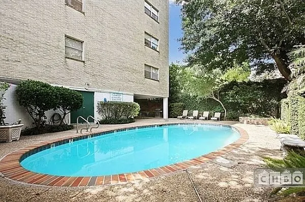 2511 Saint Charles Ave #502 — Photo 27