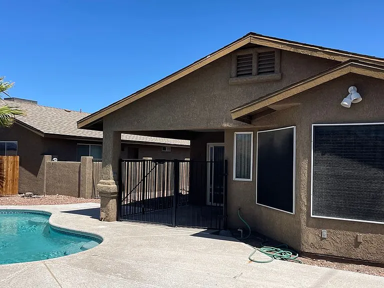 1171 Regency Dr — Photo 3