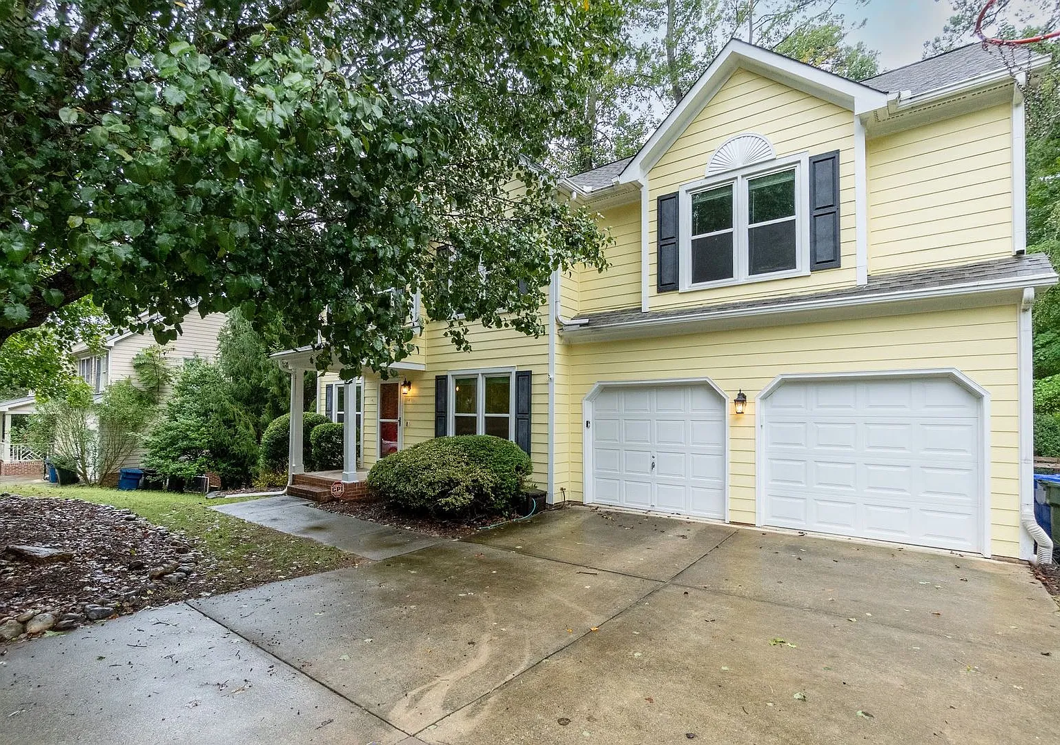 Spacious Four Bedroom Home! — Photo 2