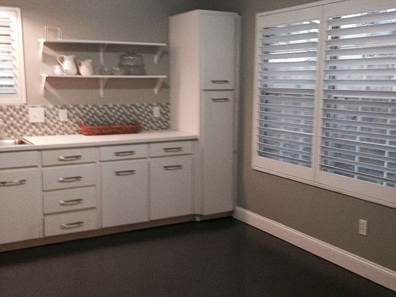 2nd image of 690 Cira Ct