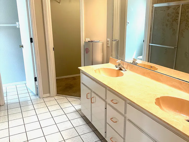 2211 Gold Oak Ln — Photo 15