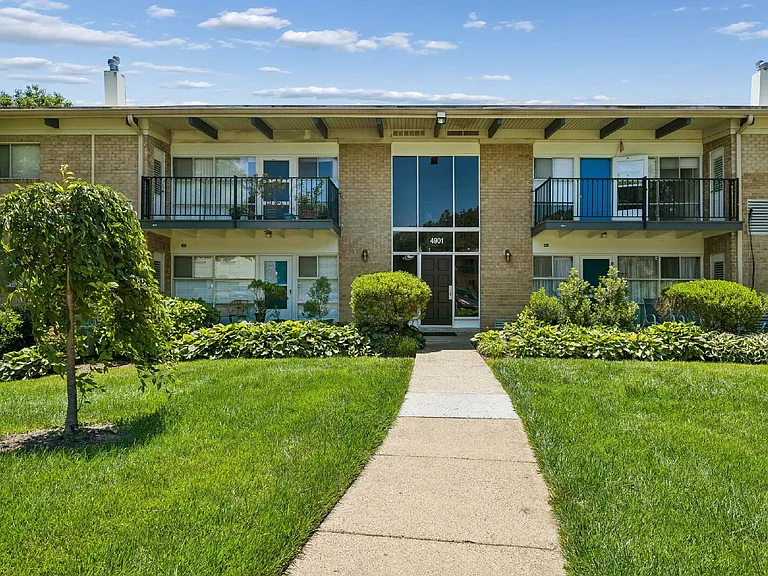 4901 Americana Dr — Photo 2