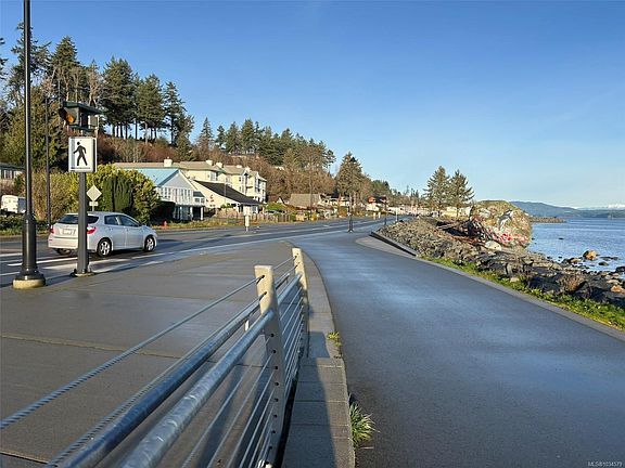 2nd image of 1266 Island Hwy S