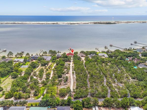 709 Forest Shores Dr, Mary Esther, FL 32569