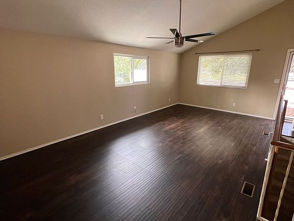 3rd image of 156 Newbury Ln