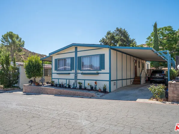 27722 Moonridge Ln #27, Castaic, CA 91384