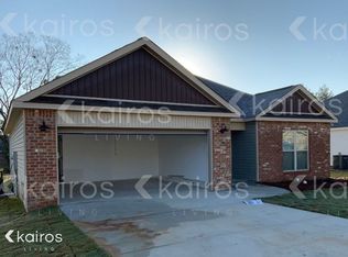 124 Hughes Dr, Warner Robins, GA 31093
