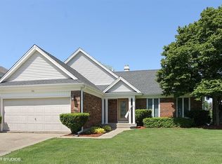 750 Leslie Ln, Schaumburg, IL 60194