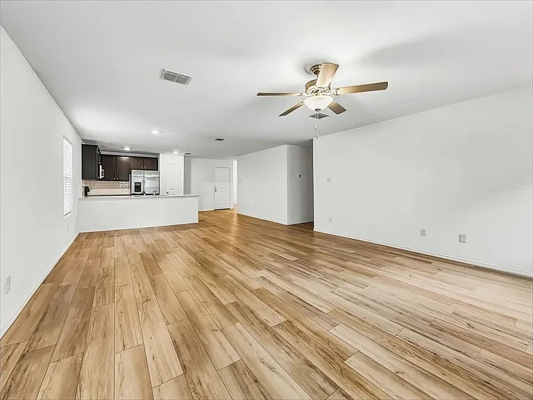 2412 Haymarket Rd — Photo 6