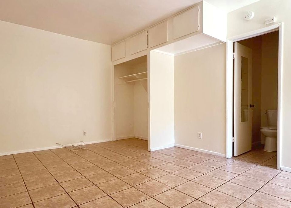 1st image of 889 N Laurel Ave APT E