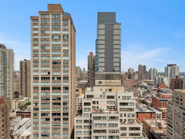 360 East 72nd Street image 1 of 7