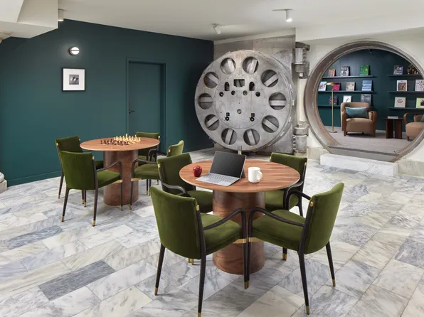 The Commonwealth, 1201 Chestnut St #1000, Philadelphia, PA 19107