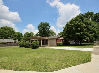 1022 Ivy Rd, Memphis, TN 38117