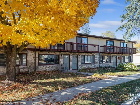 422 Lincoln Ave #E, Fox River Grove, IL 60021
