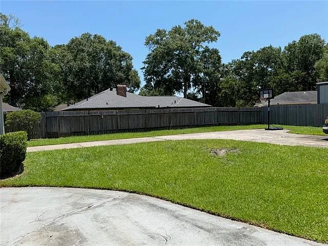 210 Camden St — Photo 23