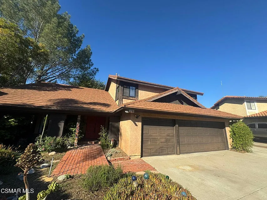 4 bed, 2.5 bath, 2864 sqft, $4,200 — Photo 1