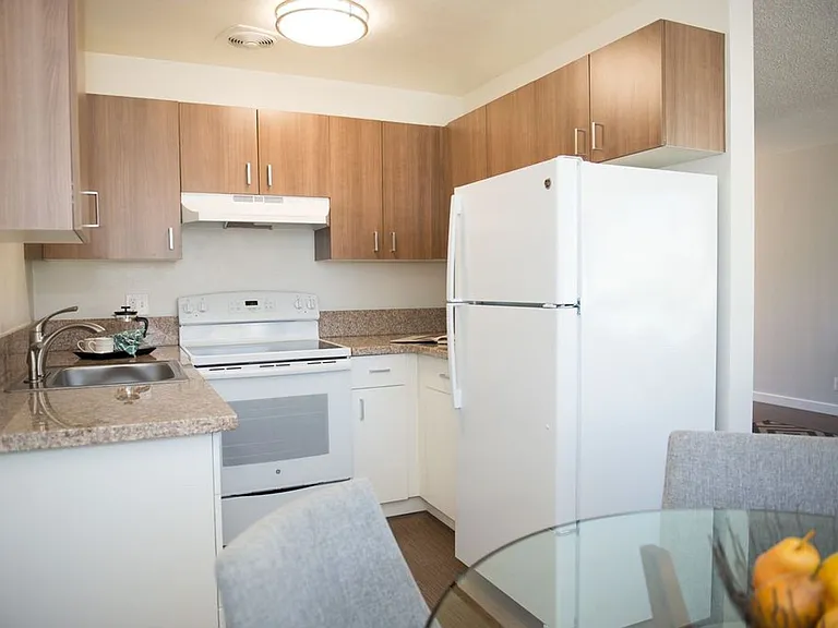 587 N Rosa Parks Way #6 — Photo 6