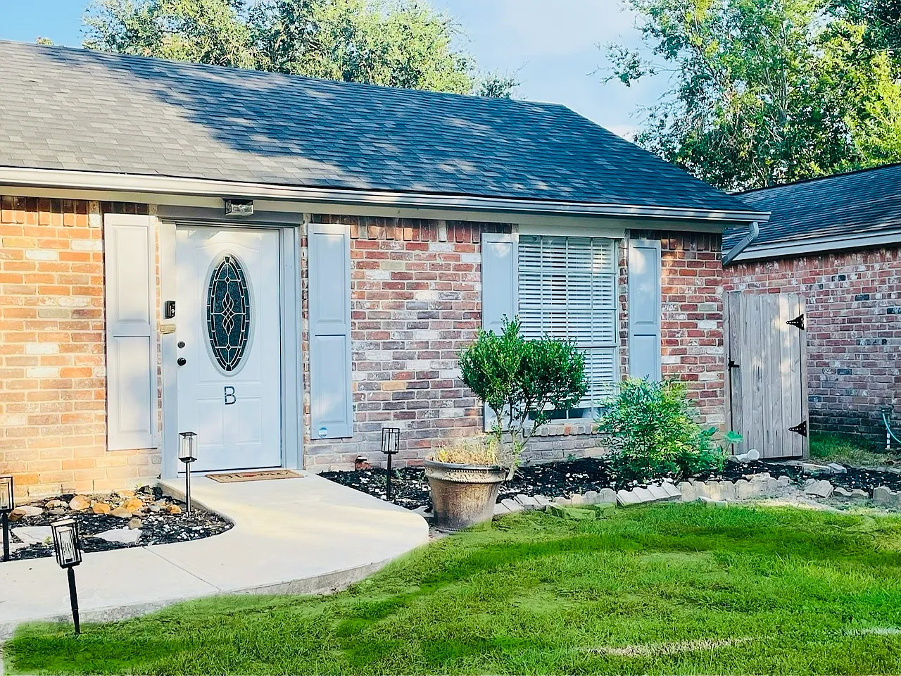 1 bed, 800 sqft, $1,100 — Photo 1