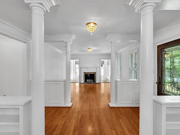 5th image of 35 Woodvale Ave