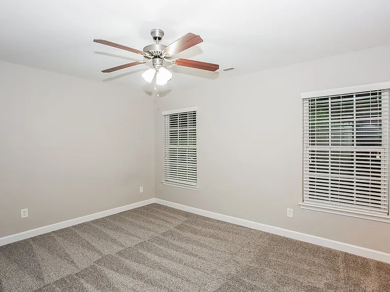 4198 Broadstairs Dr — Photo 9